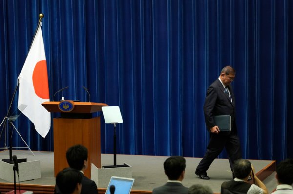 巨牛盈 石破茂下课揭秘！6日晚前首相菅义伟到访令他去意已决